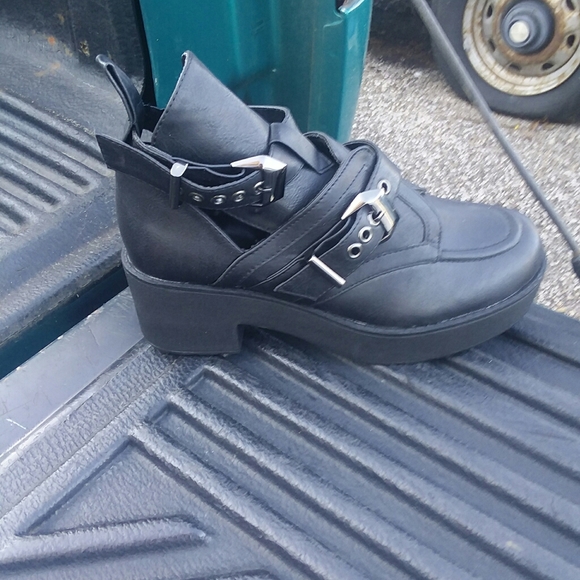 bucco Shoes - Goth Chunky Platform Heel boot